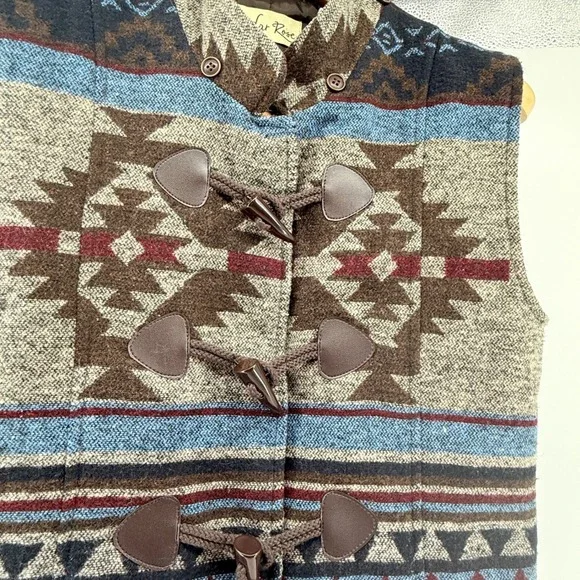 Cedar Rose Aztec Print Toggle Vest Women's Size Medium Southwestern Style - Picture 3 of 10
